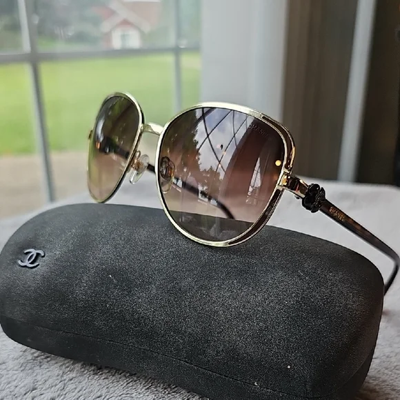 CHANEL Women's Sunglasses with Gold Frame and Brown Lenses - Picture 1 of 11